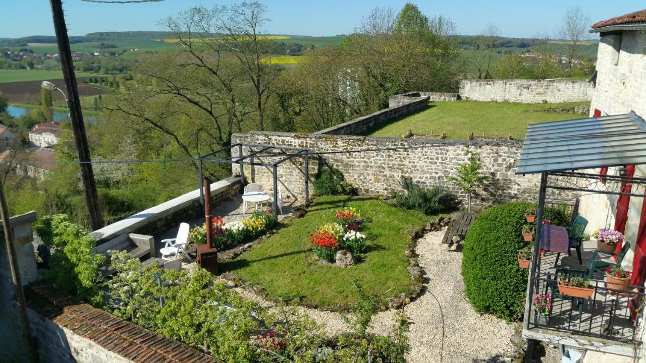 B&B Chez Fouchs - Chambre D'Hotes Dun-sur-Meuse Exteriér fotografie